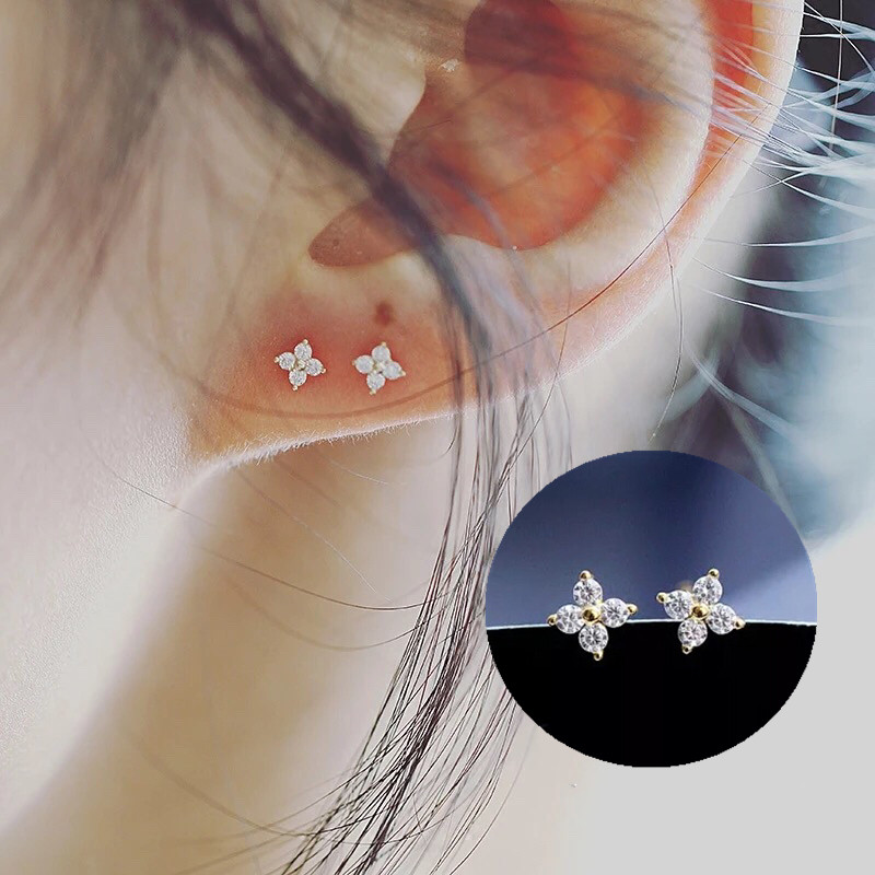 花型ノンホールピアス（クリスタル付き）