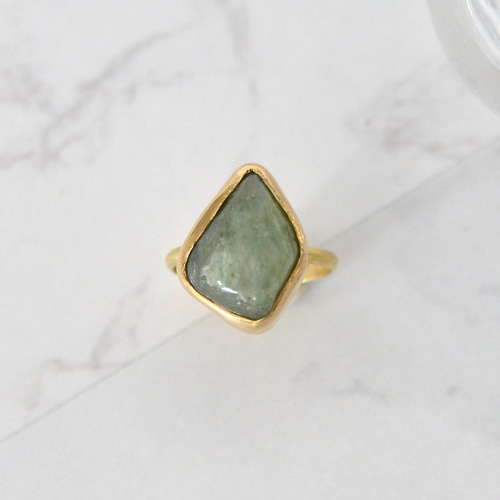 天然石と真鍮のふくりん留めリング 指輪 グリーン 13号 翡翠 ヒスイ