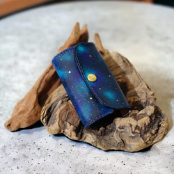 『星の銀河シリーズ』星のカケラ舞う銀河のスマートキーケース  革小物 銀河キーケース スマートキーケース キーケース 2枚目の画像