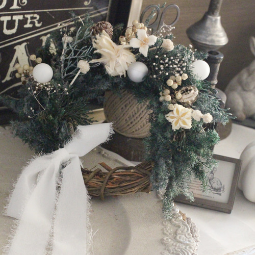 クリスマスを彩るハーフリース white クリスマス ワイヤーハーフリース