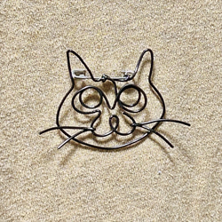 猫のブローチ　ワイヤーアート 1枚目の画像