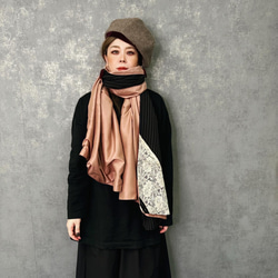 ■10日内発送■【再販】『「4WAY」ピンストライプにレースをポイント。2m大判ショール。』 シャンタン マフラー 冬 3枚目の画像