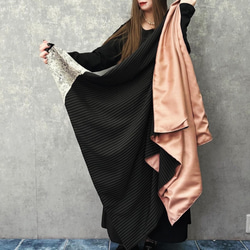 ■10日内発送■【再販】『「4WAY」ピンストライプにレースをポイント。2m大判ショール。』 シャンタン マフラー 冬 9枚目の画像