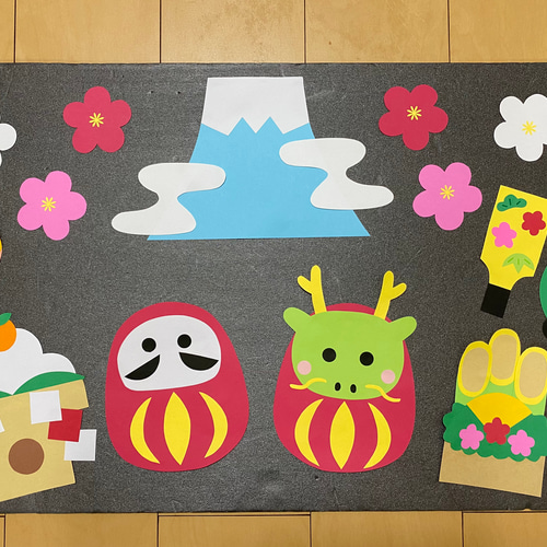 パカポコページ お正月 壁面飾り 壁面飾り【お正月②】2025年1月 新春 干支 巳 ヘビ 画用紙 切り
