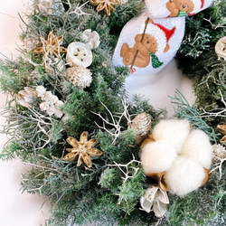 クリスマスリース｡.*:❅ ☃︎ ❄︎ホワイトアレンジ　クマサンタの白色リボン❤︎ 2枚目の画像