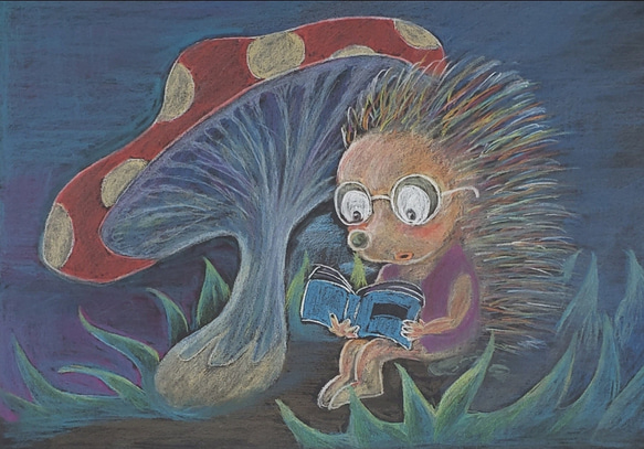 秋の夜長に読書を楽しむハリネズミさんトートネイビー 3枚目の画像