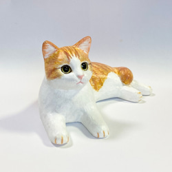 茶トラ白猫の置物 - 癒しの空間を演出するアイテム 招き猫 猫ハウス