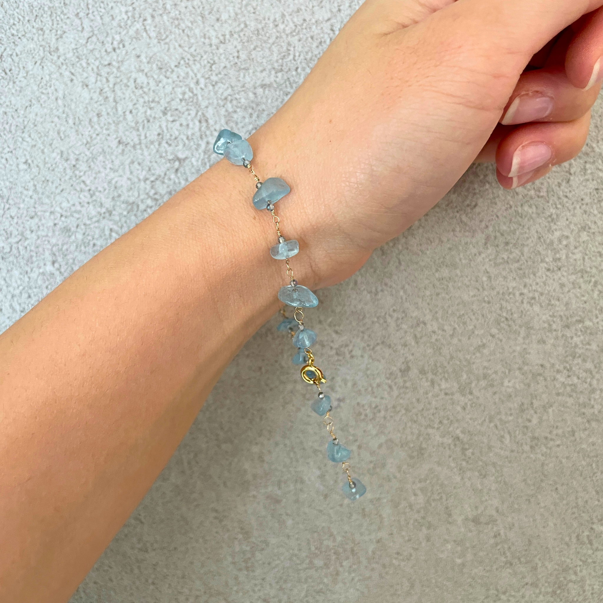 ◇14Kgf◇アクアマリンとミスティックトパーズ　ブレスレット 　天然石 　さざれ　神秘的な輝き　感情の安定　心の安定