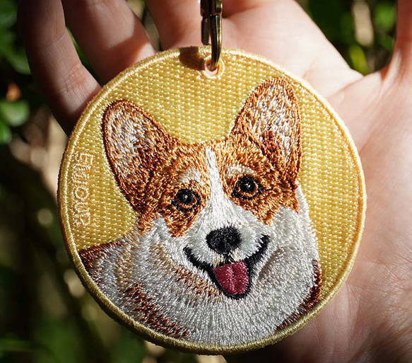 キーホルダー 犬 刺繍 チャーム 母の日ギフト 愛犬 コーギー プレゼント ギフト  両面 ストラップ or-003 1枚目の画像