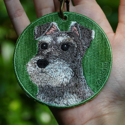 キーホルダー 犬 刺繍 チャーム 母の日 シュナウザー 牧羊犬 プレゼント ギフト  両面 ストラップ or-010 8枚目の画像