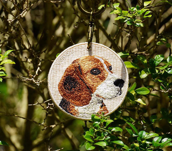 キーホルダー 犬 刺繍 チャーム 動物 愛犬 ビーグル 牧羊犬 プレゼント ギフト  両面 ストラップ or-013 1枚目の画像