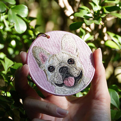 キーホルダー 犬 刺繍 チャーム 母の日 フレンチブル ピンク プレゼント ギフト  両面 ストラップ or-014 5枚目の画像