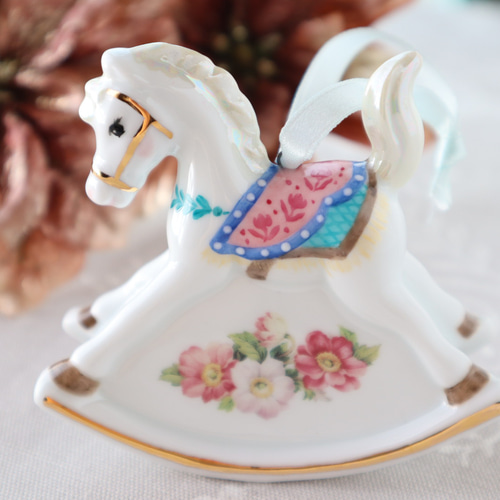 キラキラ木馬のオーナメント オーナメント 木馬 馬 クリスマス