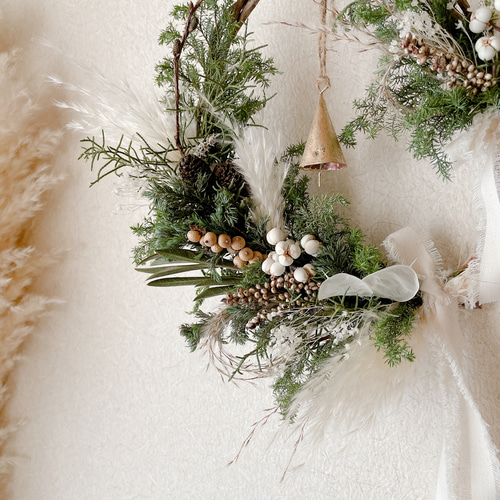 クリスマスリース ベル付き ドライフラワー 冬 スワッグ riisi 通販