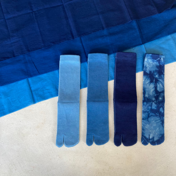 メリノウール 藍染 足袋クルー丈ソックス  23-25cm 3枚目の画像