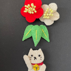 【送料無料】＊ちりめん布のお正月飾り＊　選べる招き猫と梅の花！ 6枚目の画像
