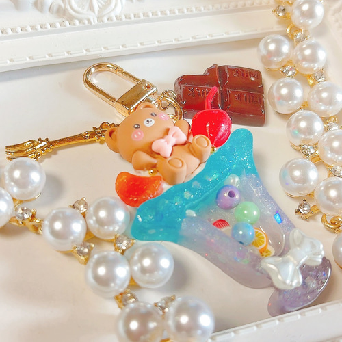 いちごクリームソーダ♡レジン・チャーム・シャカシャカシェイカーキーホルダー♡くま クリームソーダシェイカー◇ハートシェイカー シャカシャカ