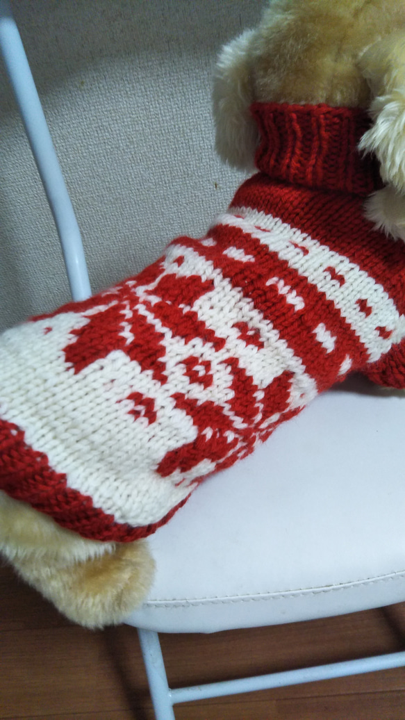 【犬用セーター】雪の結晶編み込みニットです。 3枚目の画像