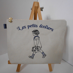 通学のフランスの女の子刺繍の帆布のポーチネイビー１６㎝　１８㎝　２０㎝ 2枚目の画像