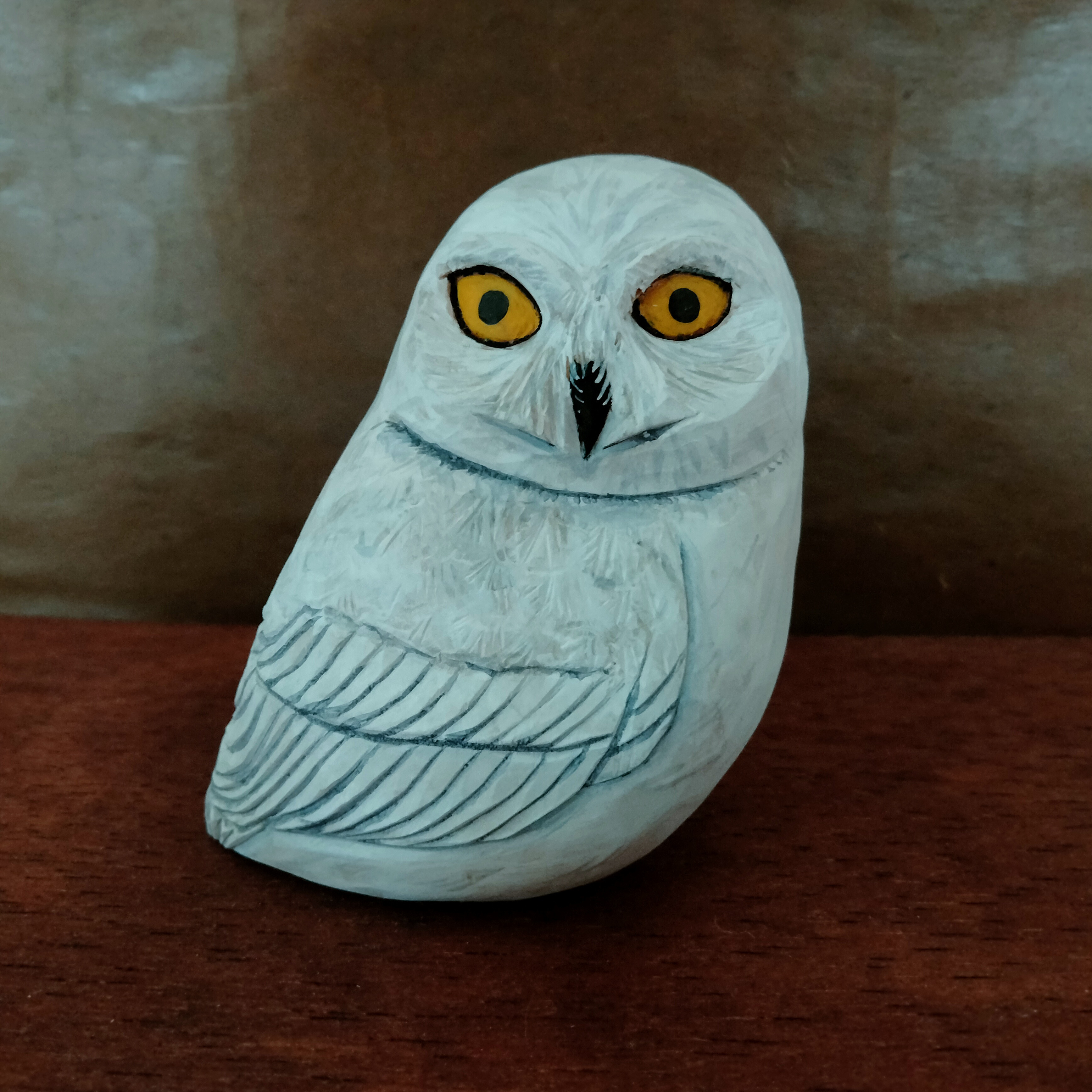 木製フクロウの彫刻 二羽 まぶし