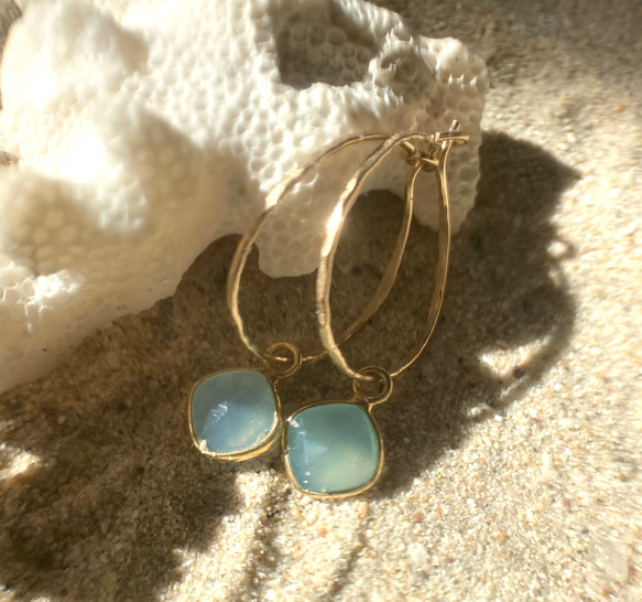 *14kgf* Framed Chalcedony Hoop Earrings　フレームカルセドニーのフープピアス 槌目 10枚目の画像