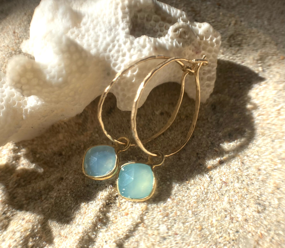 *14kgf* Framed Chalcedony Hoop Earrings　フレームカルセドニーのフープピアス 槌目 9枚目の画像