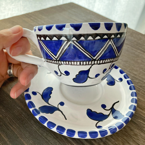 sa]e]ティーカップ＆ソーサーマヨリカ焼き イタリア陶器 青い陶器