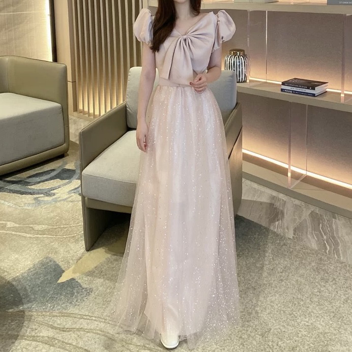 エレガント　姫袖　高級サテン　キラキラチュール　花嫁　ミモレ丈/床付く　パフスリーブ　プリンセスライン　ウェディング結婚