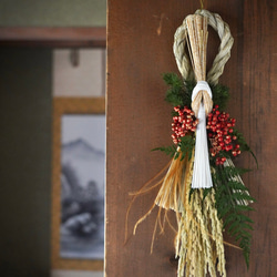 凛々しくもナチュラルな味わいのしめ縄 / タッセル金白 (25-26' ver