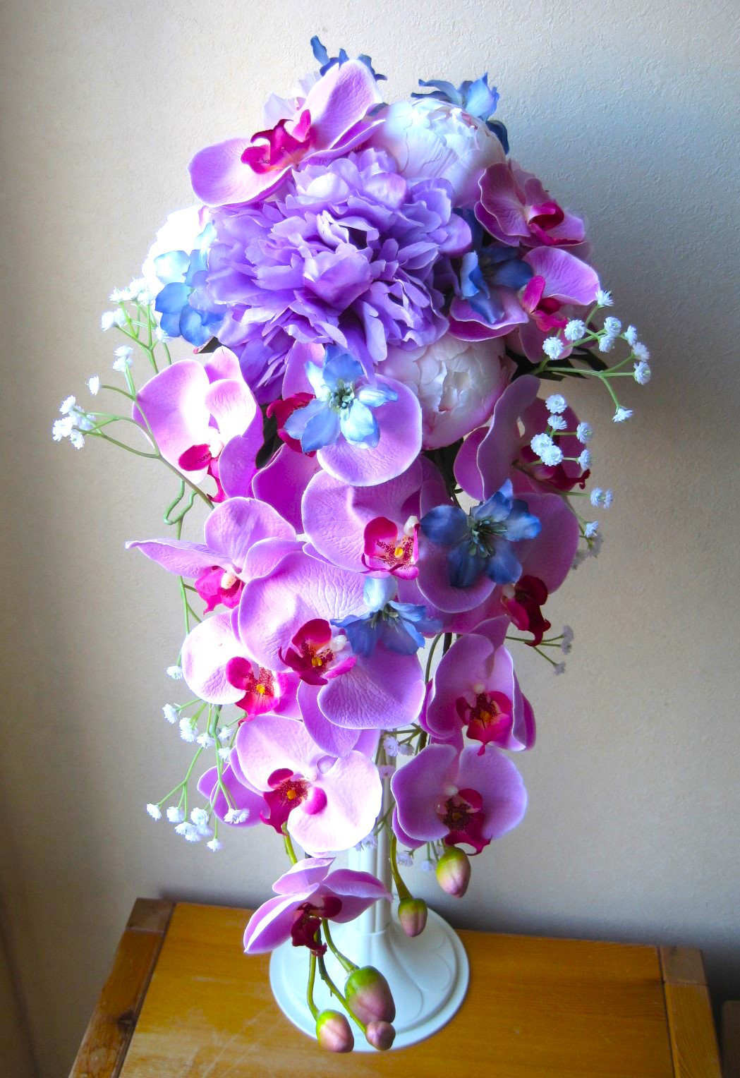 しゃくやくと胡蝶蘭のクラッチキャスケードブーケ♪ブートニア付き♪生花みたいに綺麗な造花です♪高品質なのに安い