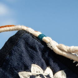 手縫い純綿サイドバックパック/刺繍クロスボディバッグ/刺繍ショルダーバッグ/インディゴ 手縫い藍染バッグ-フラワー クリスマス 9枚目の画像