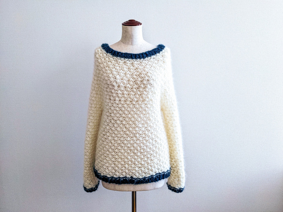 『再販・受注製作』キッドモヘアのベリー柄のセーター　スレートブルー×オフホワイト　キャメル 9枚目の画像