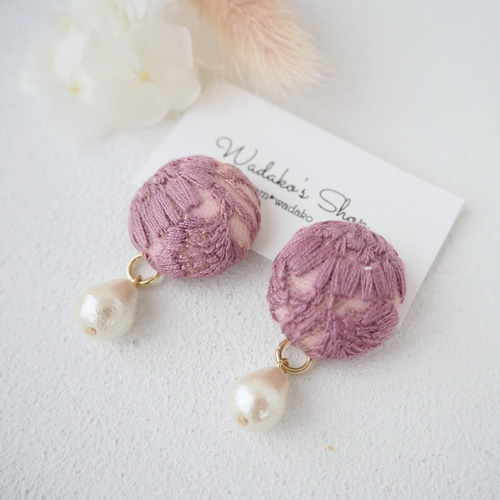 インド刺繍リボンのくるみボタンピアス&イヤリング しずく コットン