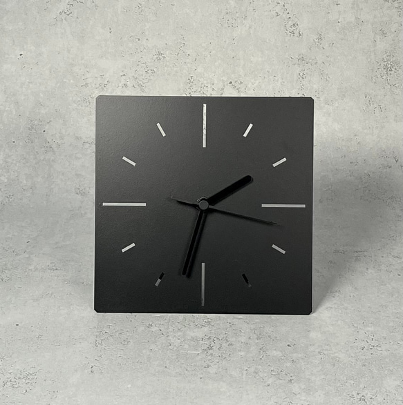 「鉄」の置き時計　重厚感　アイアンインテリア　秒針静音　シンプル　置時計　卓上時計　ブラック 1枚目の画像