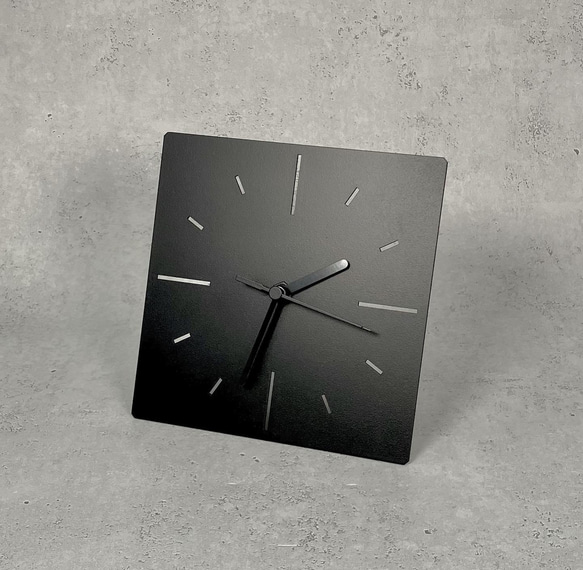 「鉄」の置き時計　重厚感　アイアンインテリア　秒針静音　シンプル　置時計　卓上時計　ブラック 2枚目の画像