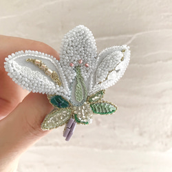 【あい】オートクチュールビーズ刺繡　タンブラー・クロワッサンブローチ MIYUKI オートクチュールビーズ刺しゅうキット ホワイトリーフ
