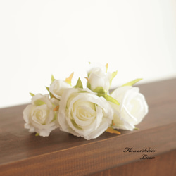 【髪飾り】白いバラの髪飾り　ヘアアクセサリー　 4枚目の画像