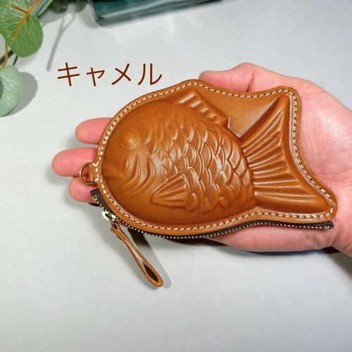 送料無料【極上栃木レザー】総手縫い　たい焼きポーチ 極上栃木レザー】総手縫い たい焼きポーチ その他ファッション