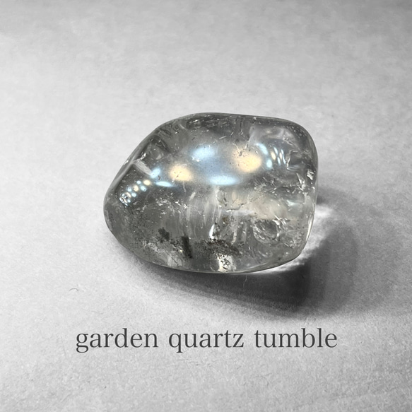 garden quartz tumble / ガーデンクォーツタンブル 9 ( レインボーあり ) 1枚目の画像