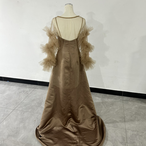 抜群のおしゃれ見えパーティードレス ブラウン トレーン シアーな美  