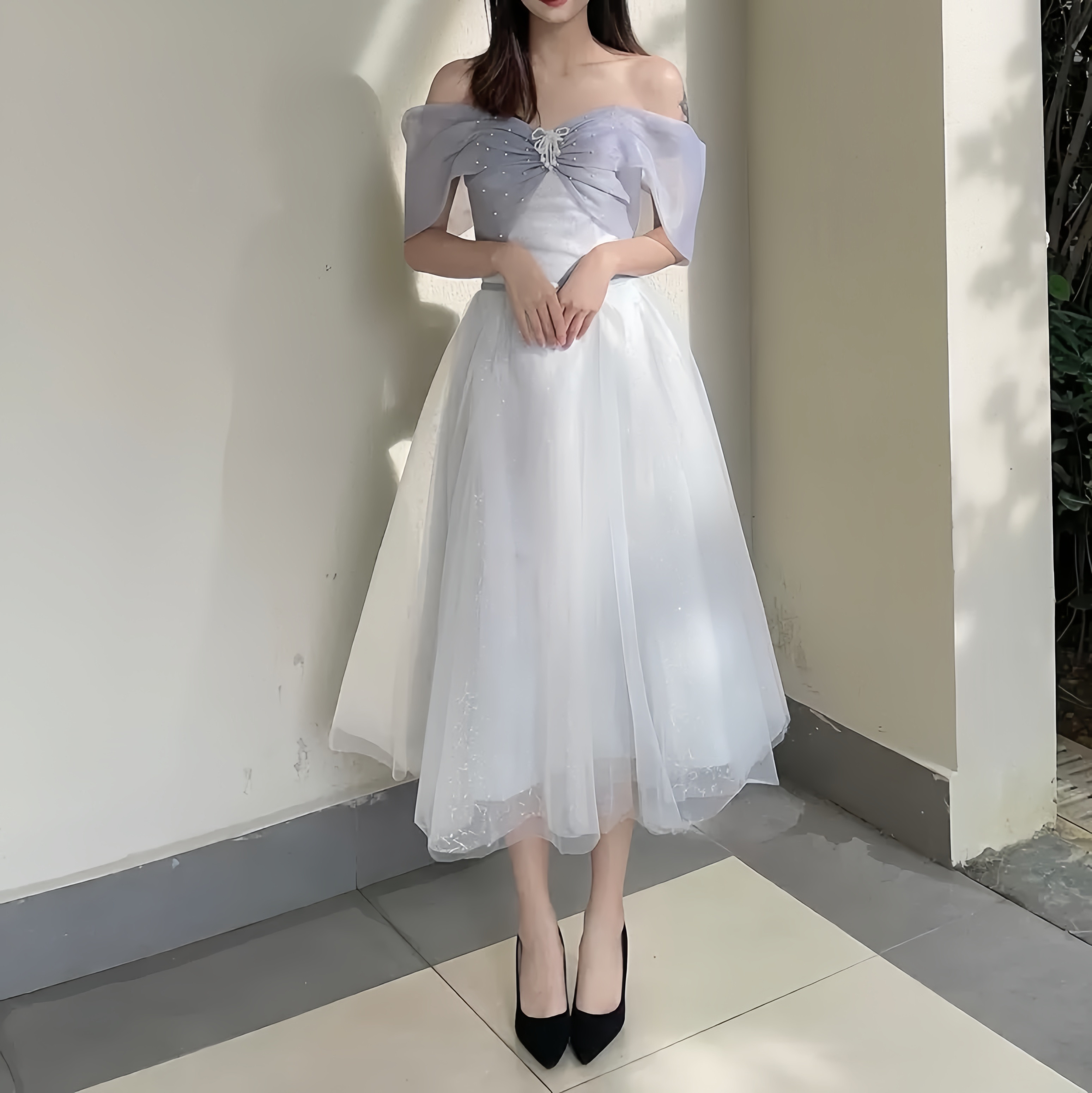 爽やかで優しいブルー　可愛いリボン　パール付け　Aライン　ロング/ミモレ丈　編み上げ　袖あり　二の腕カバー結婚式ウェディ
