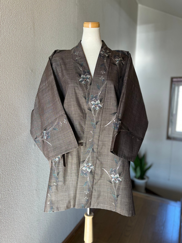 本場奄美大島紬　作務衣　古代染色純泥染　純手織り　未使用反物仕立　商標付　絹上衣 本場奄美大島紬 作務衣 古代染色純泥染 純手織り 未使用反物