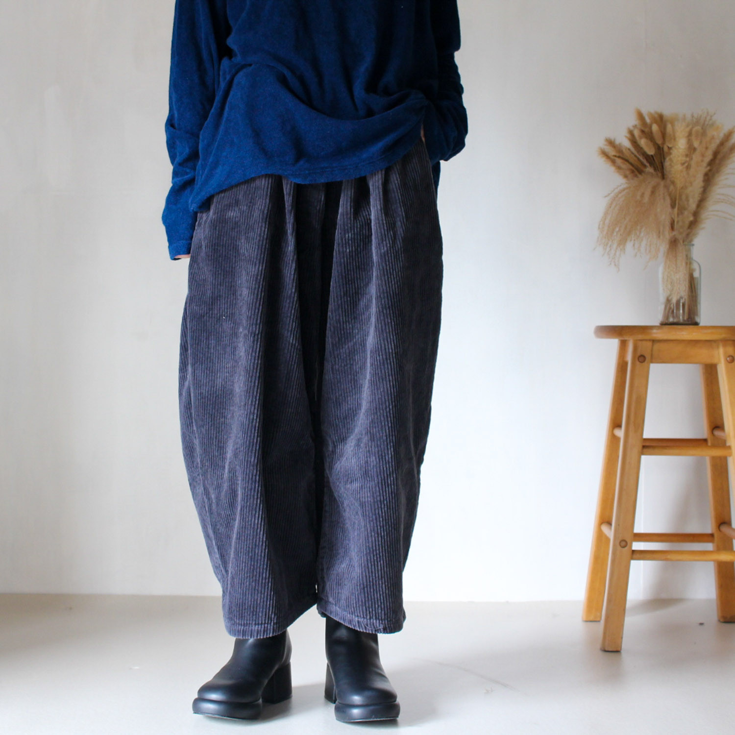 fuyugi corduroy wide pants / 消炭色
