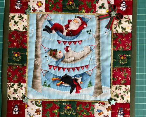 パッチワーク　タペストリー　クリスマス　ノエル　ハンドメイド パッチワーク タペストリー クリスマス ノエル ハンドメイド