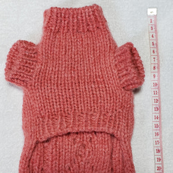 〈お年玉セール〉下記より2割引❤️犬用　手編み　濃いピンクのアラン模様編みセーター 3枚目の画像