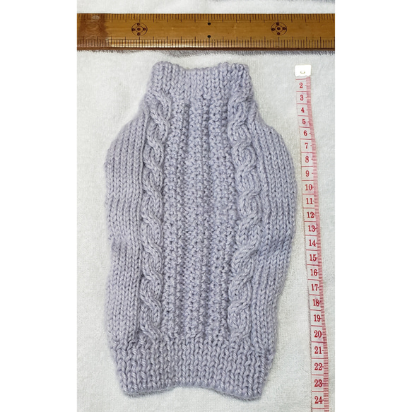 〈お年玉セール〉下記より2割引❤️犬用　手編み　ライトグレーのアラン模様編みセーター 1枚目の画像