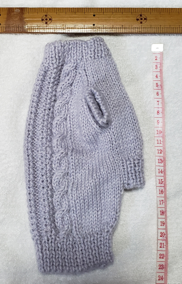 〈お年玉セール〉下記より2割引❤️犬用　手編み　ライトグレーのアラン模様編みセーター 4枚目の画像