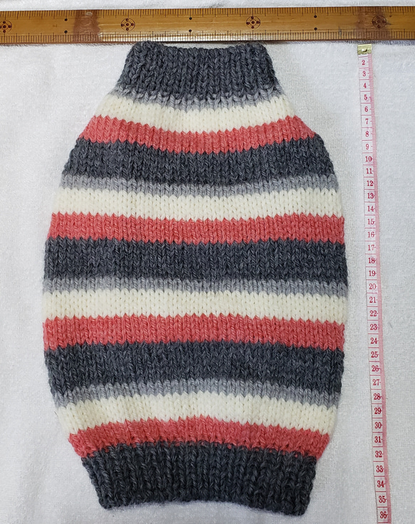 〈お年玉セール〉下記より2割引❤️犬用　手編み　4色しま模様編みセーター 2枚目の画像