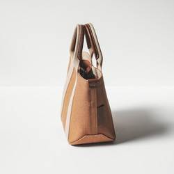 倉敷の綿麻帆布とヌメ革で仕立てた 丈夫で軽量なトートS ＜キャメル camel＞ 3枚目の画像