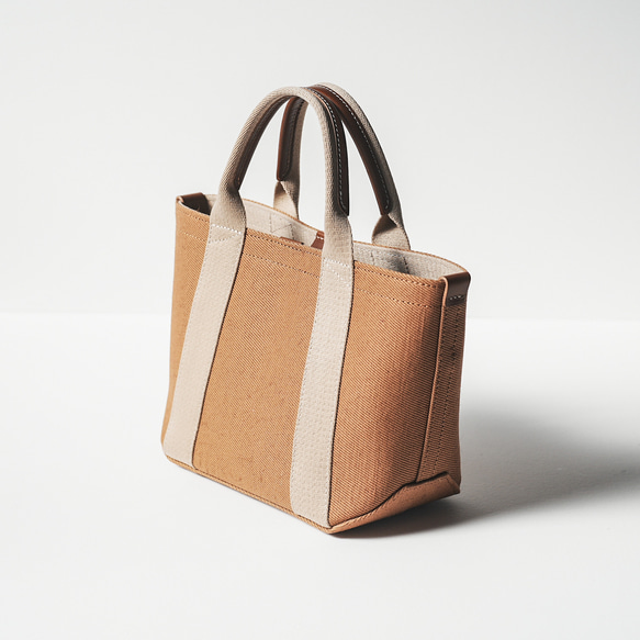 倉敷の綿麻帆布とヌメ革で仕立てた 丈夫で軽量なトートS ＜キャメル camel＞ 2枚目の画像